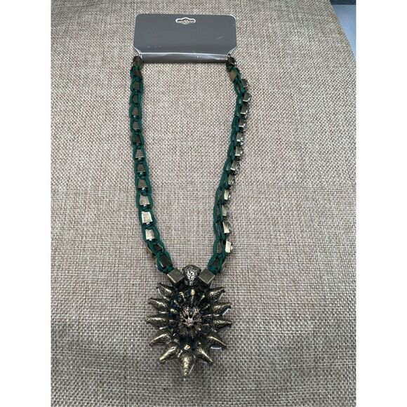 New Natasha Necklace Emerald Green with large Rhinestones Statement Piece - Picture 4 of 9